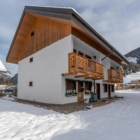 Apartment Dimora Al Vajolet *